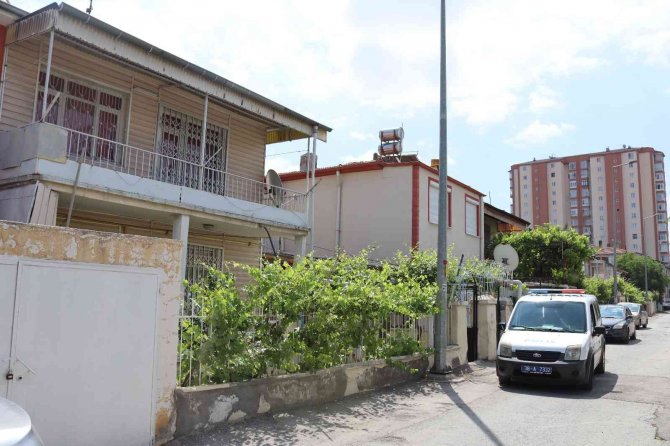 Yaşlı Kadın Yalnız Yaşadığı Evinde Ölü Bulundu