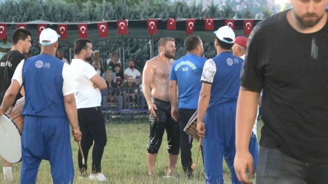 İ̇smail Balaban, Oyunu Bırakınca Seyirciler Şaşkına Döndü