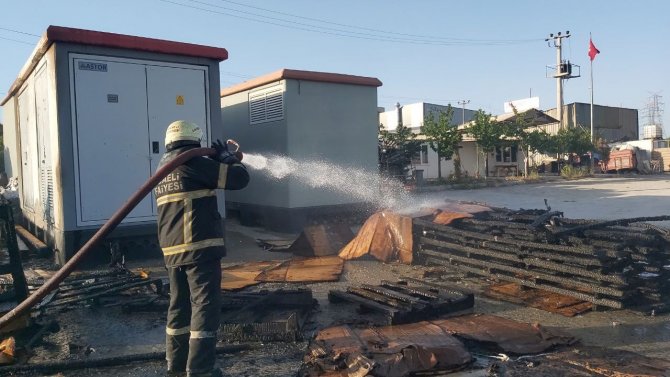Palet Deposunda Çıkan Yangın Korkuttu