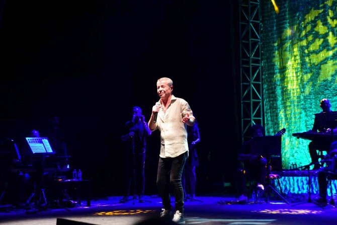 Levent Yüksel: Benim Adıma İlk Şarkıyı Sezen Aksu Yazdı