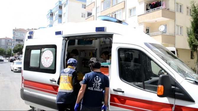 Motosiklet İle Bisiklet Kafa Kafaya Çarpıştı: 2 Yaralı