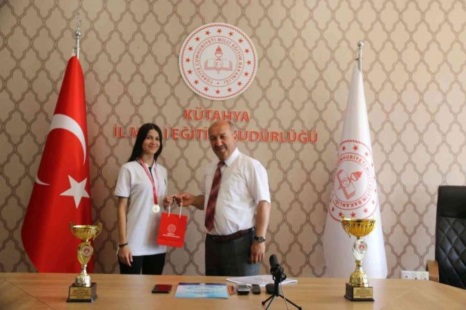 Müdür Başyiğit, Dereceye Giren Karate-do Öğrencilerini Kabul Etti