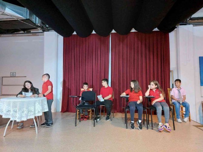 Minik Öğrenciler Yıl Sonu Etkinliğinde Buluştu