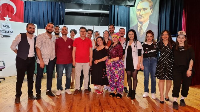 Nazilli’de Sağlık Çalışanlarından Tiyatro Gösterisi