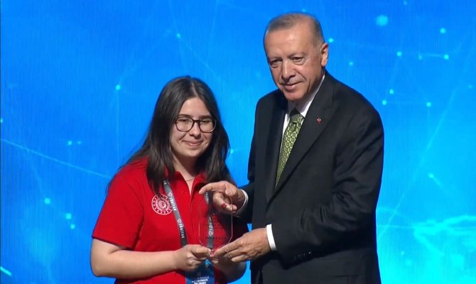 Adanalı Öğrencilerden Çifte Başarı