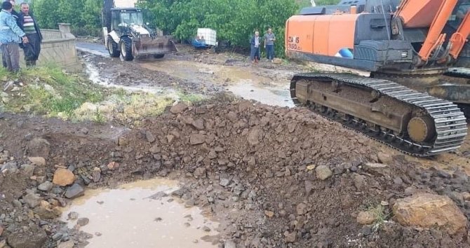Selin Vurduğu Bölgede Yaralar Sarılıyor