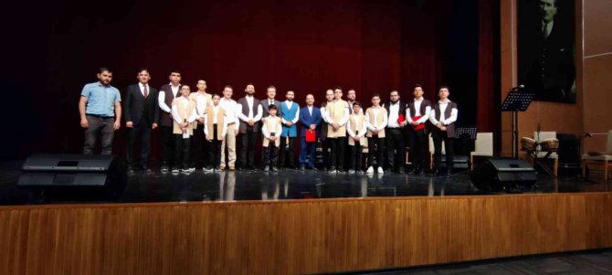 Öğrencilerden İlahi Konseri