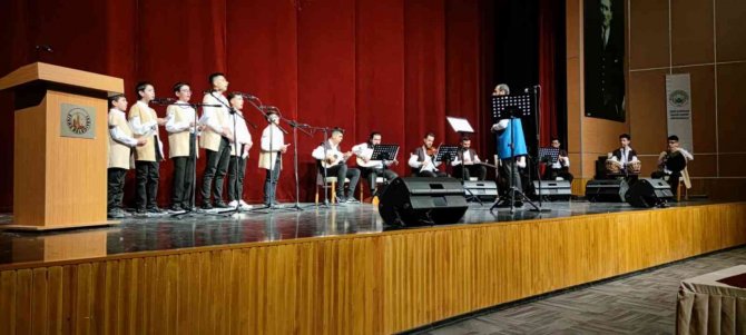 Öğrencilerden İlahi Konseri