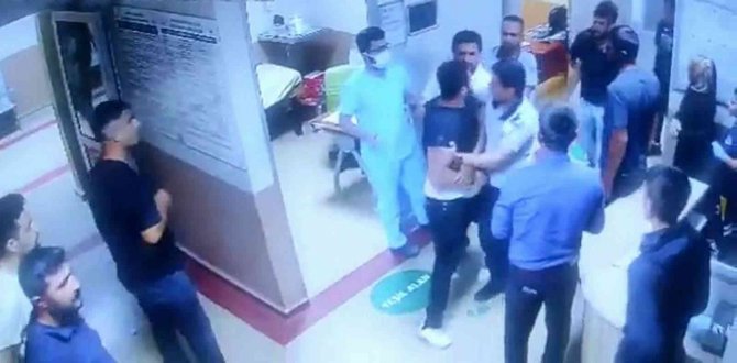 Siirt’te Doktor Darp Edildi, Bakan Koca’dan Açıklama Geldi