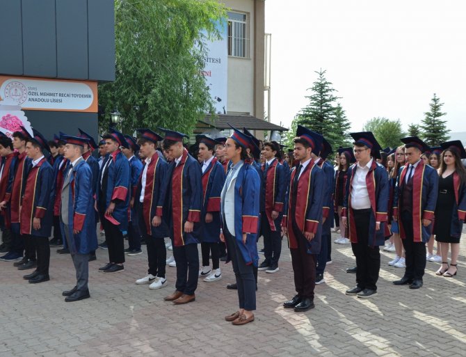 Scü Vakıf Okullarında Mezuniyet Coşkusu