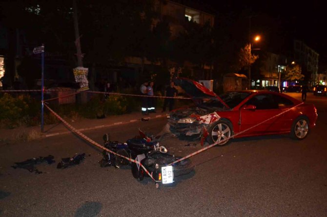 Tekirdağ’da 1’i Ağır 2 Kişinin Yaralandığı Korkunç Kazada Sürücü Firar Etti