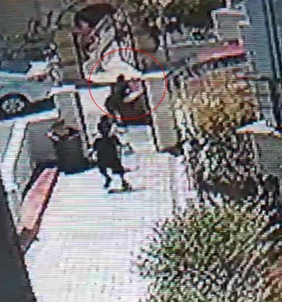 Havlayan Köpekten Korkup Kaçan Çocuğa Araba Çarptı
