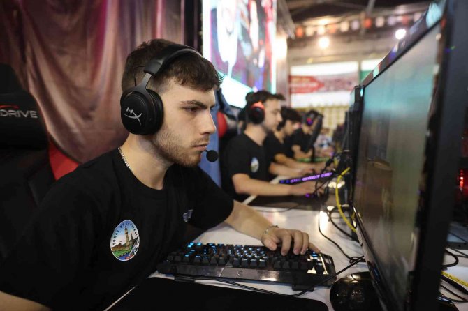 E-spora Gençlerden Yoğun İlgi