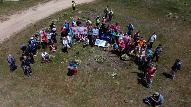 Bursa’da Dağcılardan Çevre İçin ‘Atıksız Yürüyüş’