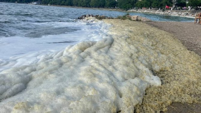 Bursa’da İ̇znik Gölü’ne Girmek Yasaklandı