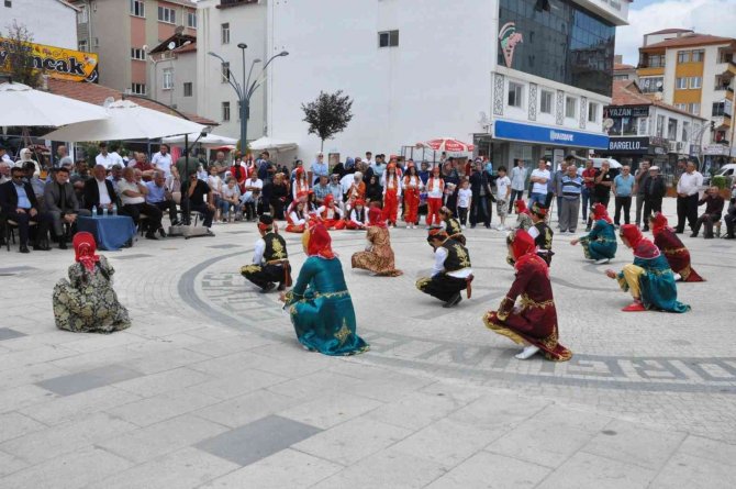 Sorgun’da Halkoyunları Şenliği Düzenlendi