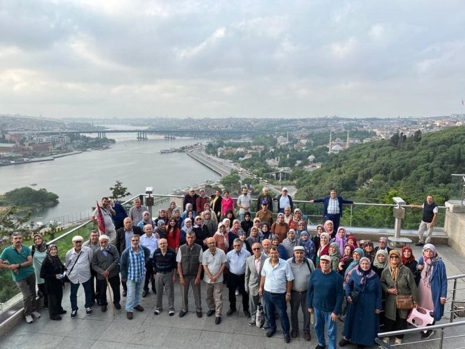 Bayırköylü 100 Kişi İ̇stanbul’un Tarihi Ve Manevi Mekanlarını Gezti