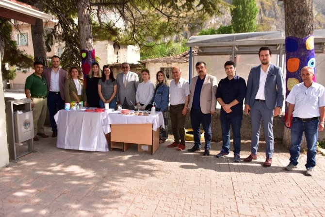 İ̇nönü Halk Eğitim Merkezi El Emeği Ürünler Sergisi Açtı