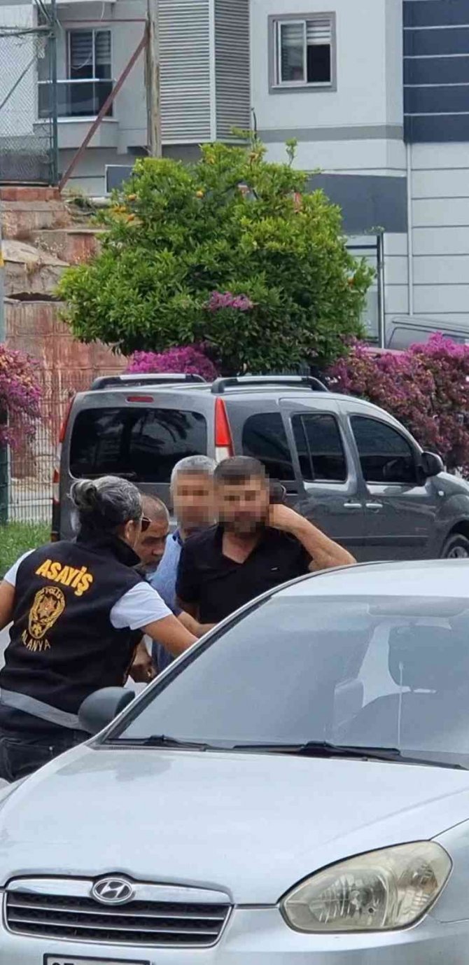 Alman Kadın Ve Rus Erkeğin Yaralandığı Silahlı Kavganın Sebebi Alacak Verecek Davası Çıktı