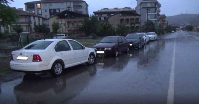 Aksaray’da Sağanak Yağış Etkili Oldu