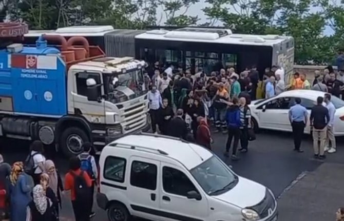 Beykoz’da Tamir Ettiği İ̇ett Aracının Altında Kalan İşçi Hayatını Kaybetti