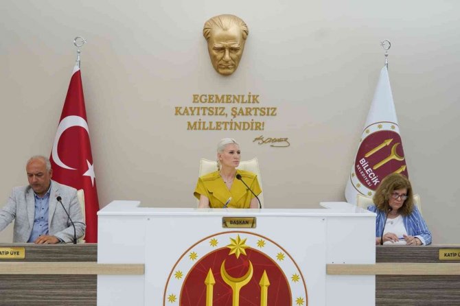 Bilecik’te Orta Refüjlere Toz Ve Egzoz Gazını Emen Nitelikte Bitkiler Ekildi