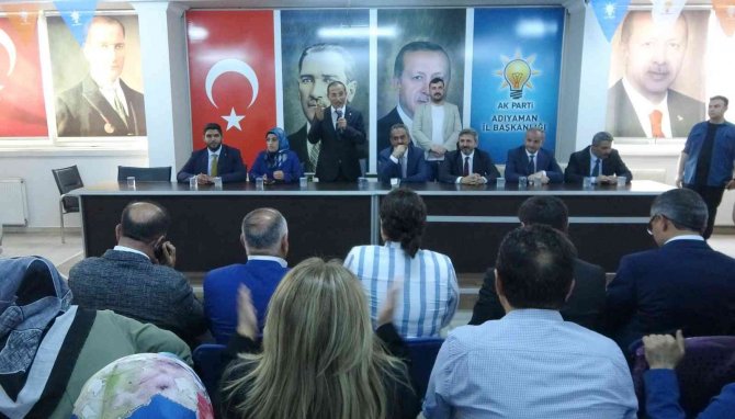 Milli Eğitim Bakanı Özer, Belediyeyi Ziyaret Etti