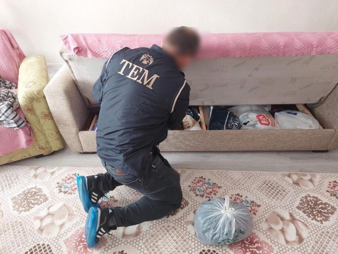 Bitlis’te Eş Zamanlı Pkk/kck Operasyonu: 8 Gözaltı