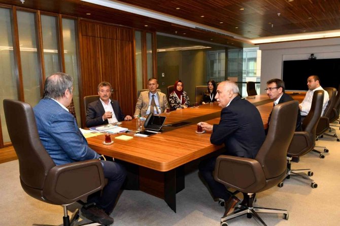 Başarılı Öğrencilere Yurt Dışında Staj İmkanı