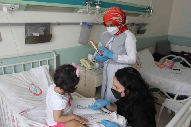 Bursa’da Hasta Çocuklara Moral