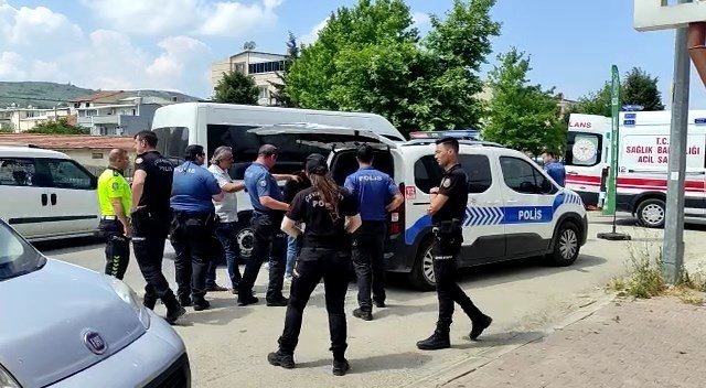 Bursa’daki Kavgada Kan Aktı: 2 Yaralı