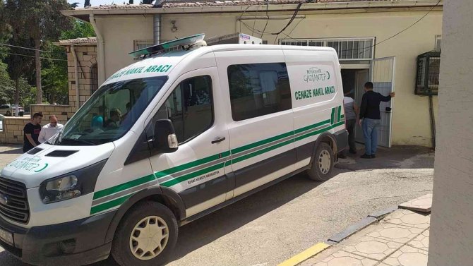 Tırın Altında Kalan 14 Yaşındaki Çocuk Öldü