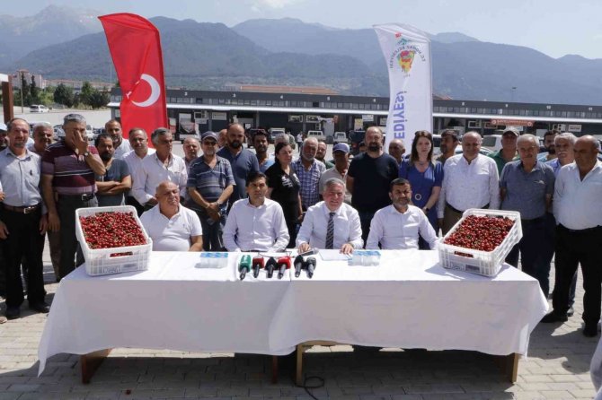 Başkan Kepenek’in Açıklamaları Honazlı Kirazcıları Memnun Etmedi