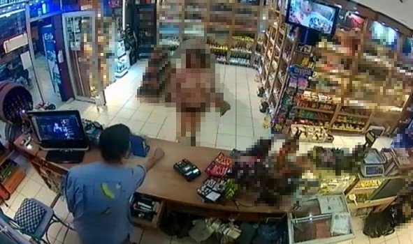Üstsüz Alışveriş Yapan Kadın Serbest Bırakıldı