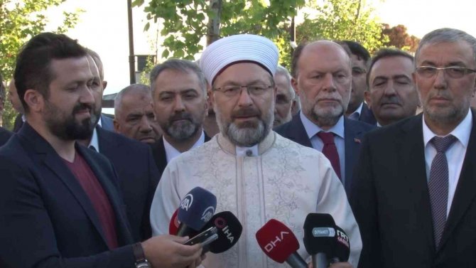 Diyanet İ̇şleri Başkanı Erbaş, 81 İ̇l Müftüsüyle Birlikte Demokrasi Ve Özgürlükler Adası’nı Ziyaret Etti