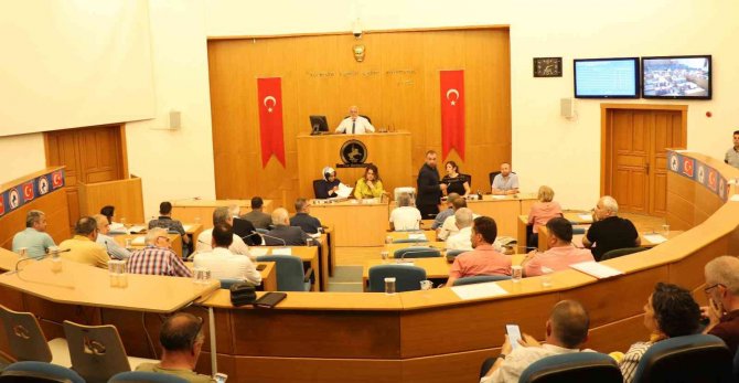 Meclis 12 Gündem Maddesini Görüştü