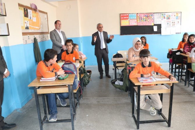 Hakkari Milli Eğitim Yöneticileri Sahada