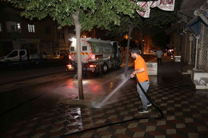 Elazığ’da İlaçlama Çalışmaları Sürüyor