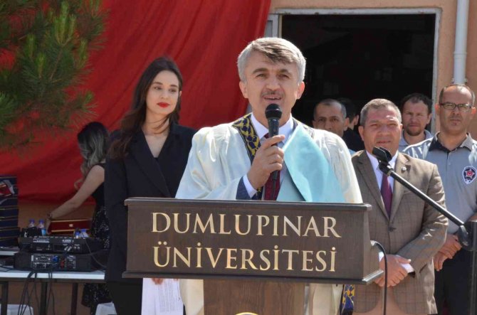 Emet Myo’da Mezuniyet Coşkusu