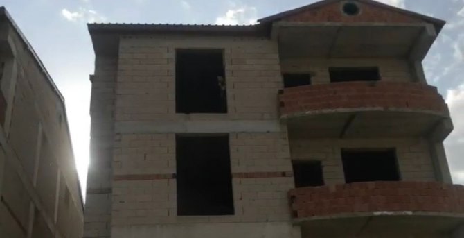 Horasan’da İnşaata Çıkan Genci Polis Ekipleri İkna Etti