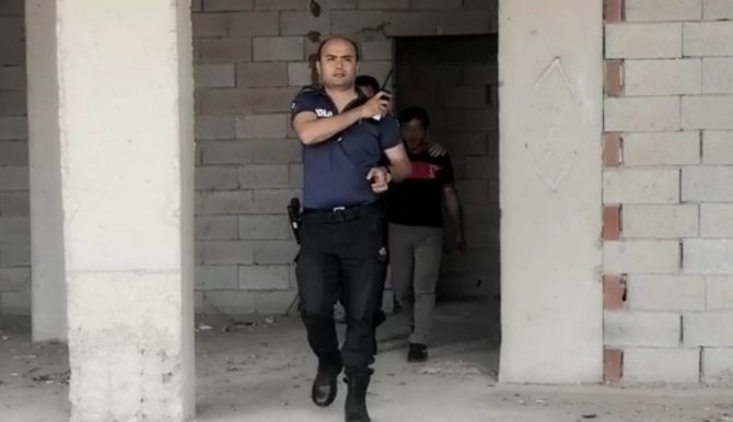 Horasan’da İnşaata Çıkan Genci Polis Ekipleri İkna Etti