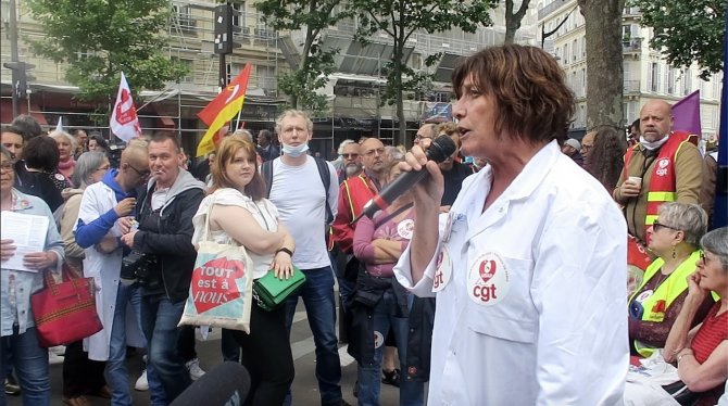Fransa’da Sağlıkçılardan Hükümet Karşıtı Protesto