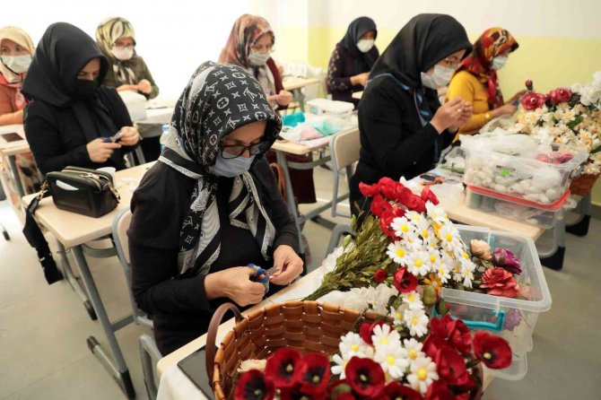 Alanya’da El Sanatları Kursları Yıl Sonu Sergileri Başlıyor