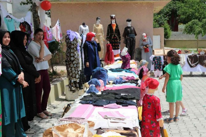 Kadınların El Emeği Ürünleri Sergilendi