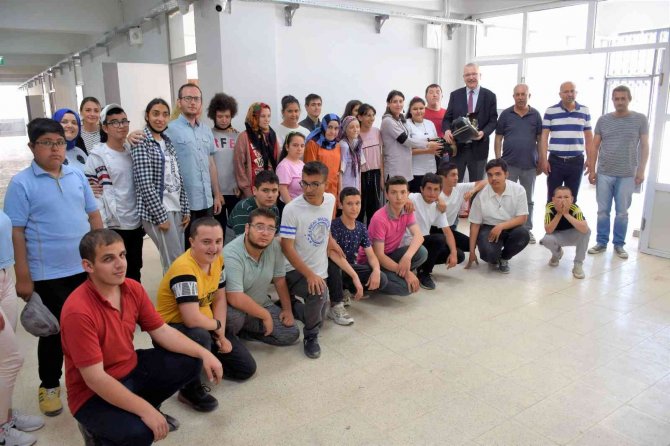 Karacabey’de Eğitime Destekler Sürüyor