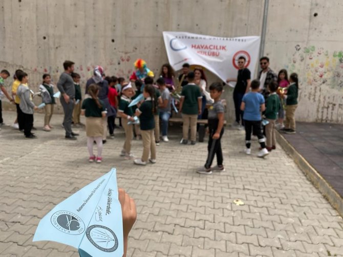 İ̇lkokulun Öğrencilerine Havacılık Bilinci Oluşturuluyor