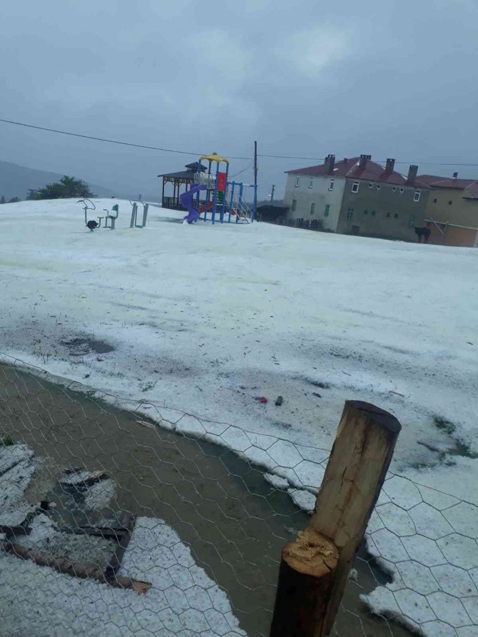Kastamonu’nun Yaylalarına Dolu Yağdı