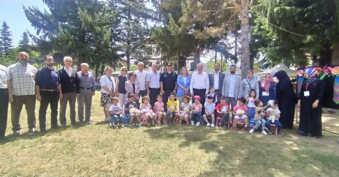 Kadim Oyunlar Çocuk Şenliği Renkli Görüntüler Oluşturdu