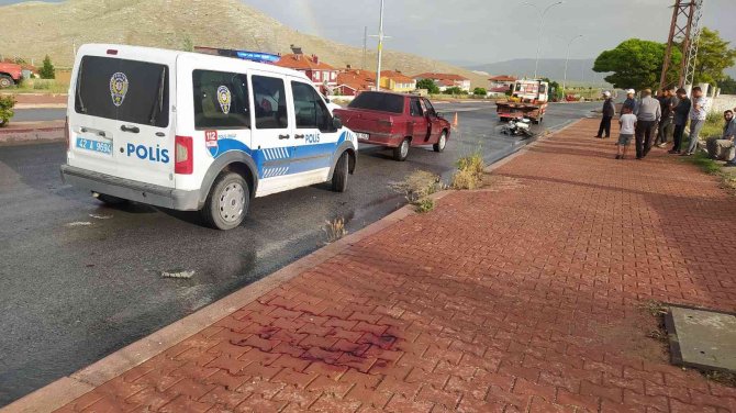 Otomobille Elektrikli Bisiklet Çarpıştı: 1 Ölü