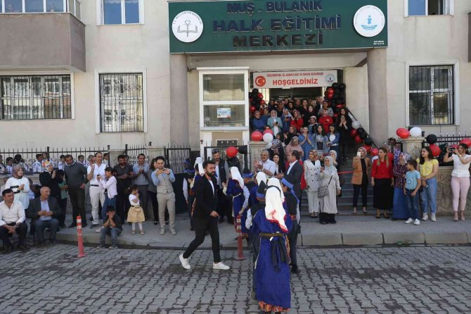 Bulanık Halk Eğitimi Merkezinde Yılsonu Sergisi